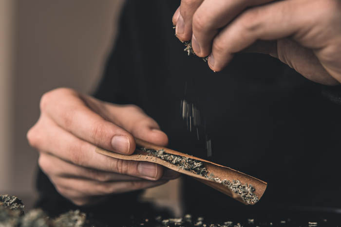 Arrêter le cannabis grâce au CBD